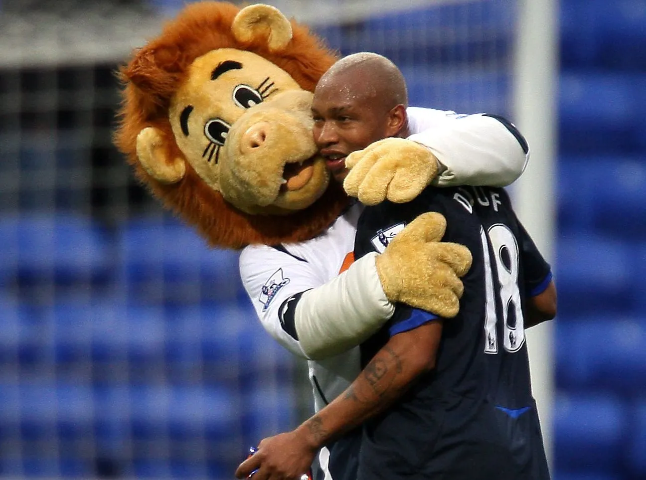 Słynny piłkarz wdał się bójkę. Diouf zatrzymany przez policję