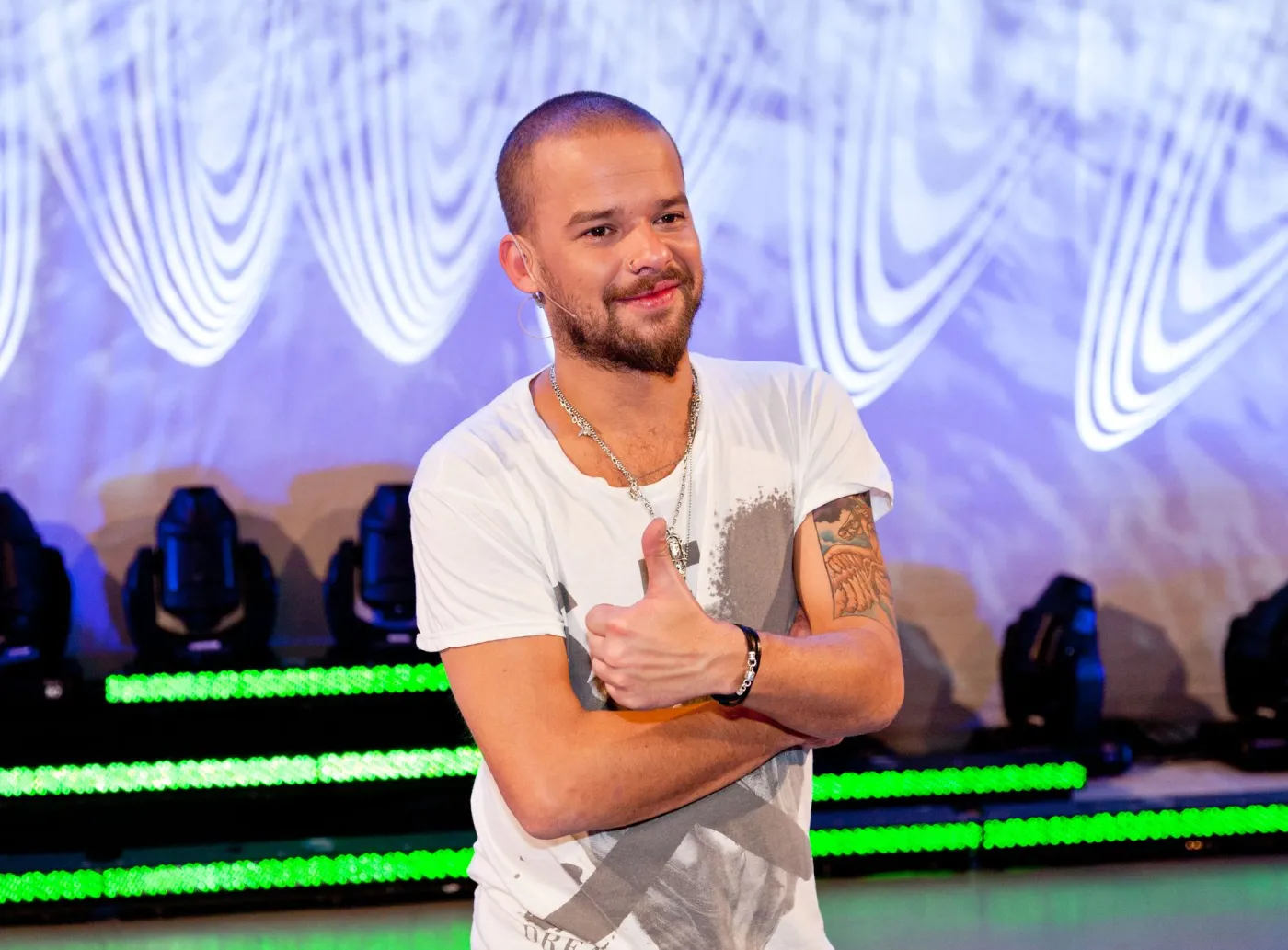 Michał Piróg i jego partner szukają niańki dla dziecka