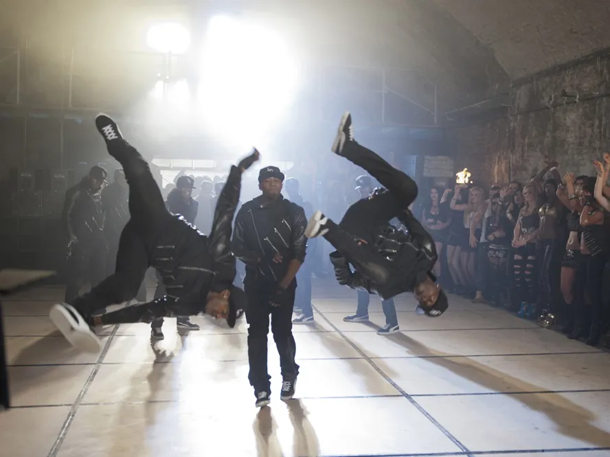 3353863-streetdance-3d.jpg