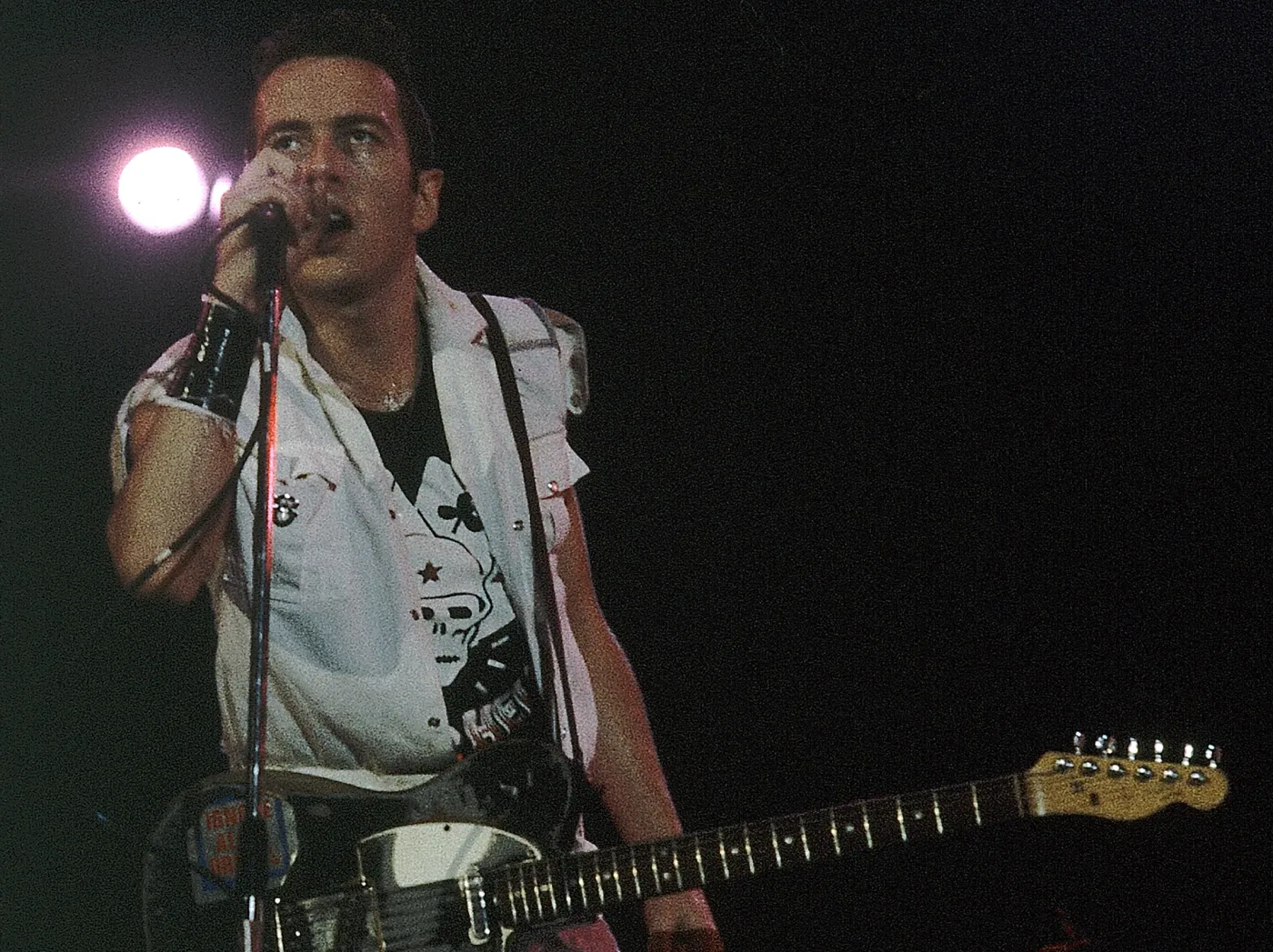 3209723-joe-strummer.jpg