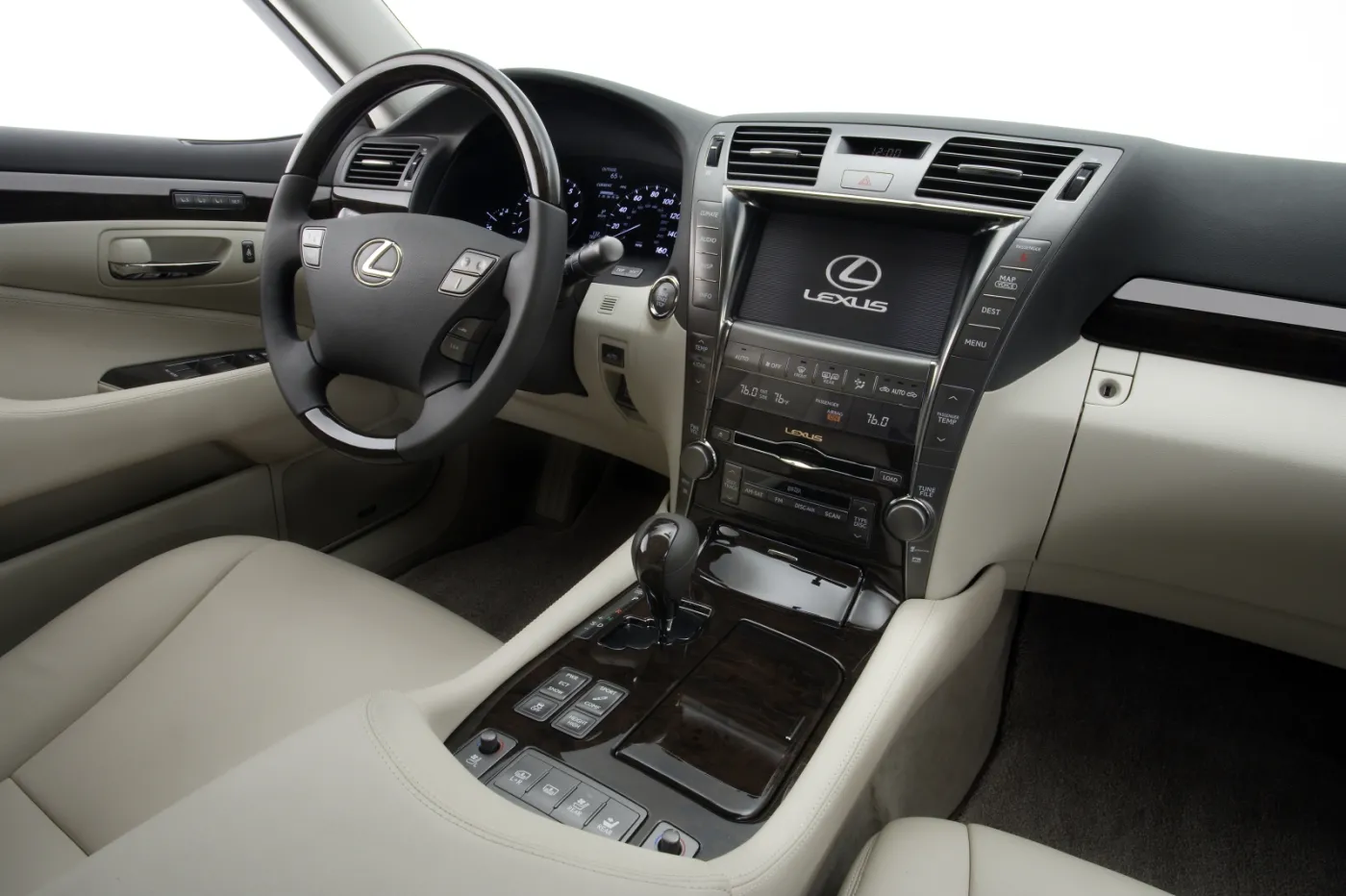 3703178-lexus-ls-460-2.jpg