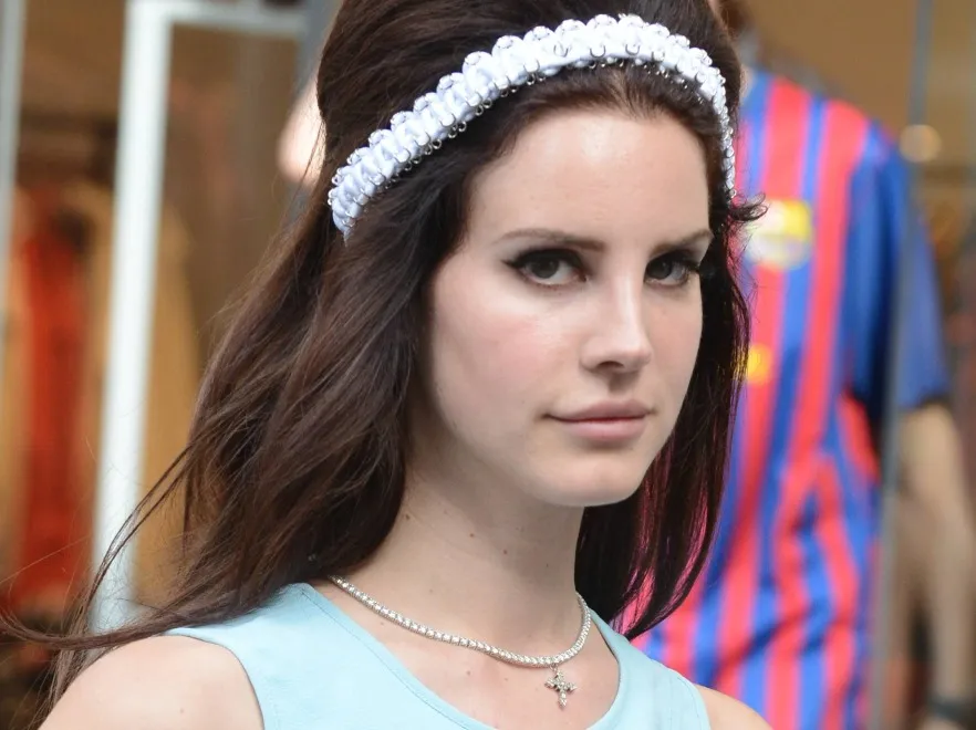 Tajemnicza zmiana objętości: co się dzieje z ustami Lany Del Rey?