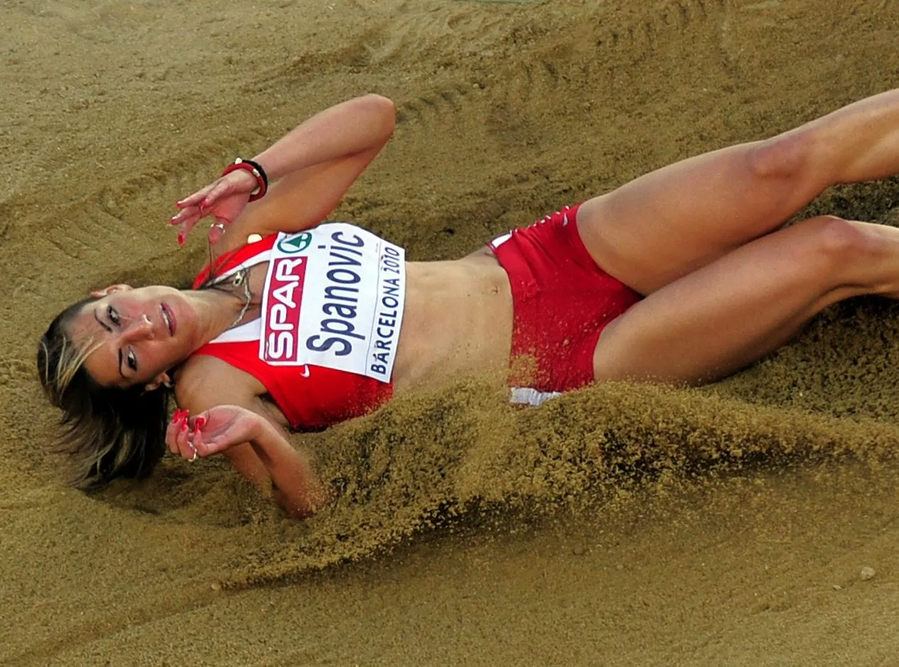 Nie pobiła rekordu przez powiększone piersi?