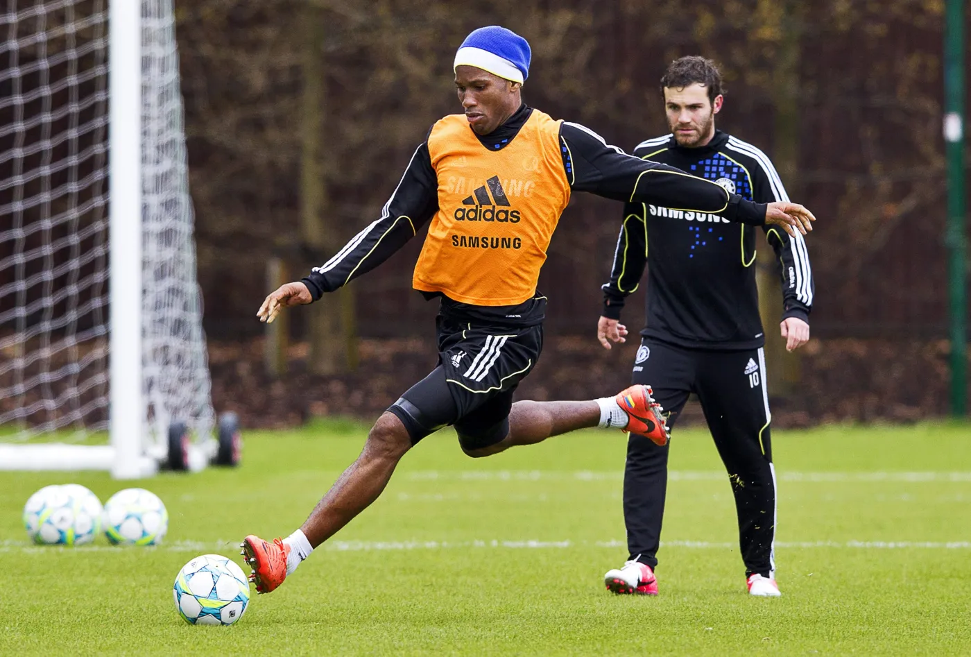 Przed finałem Chelsea ćwiczy rzuty karne, Bayern walczy z presją