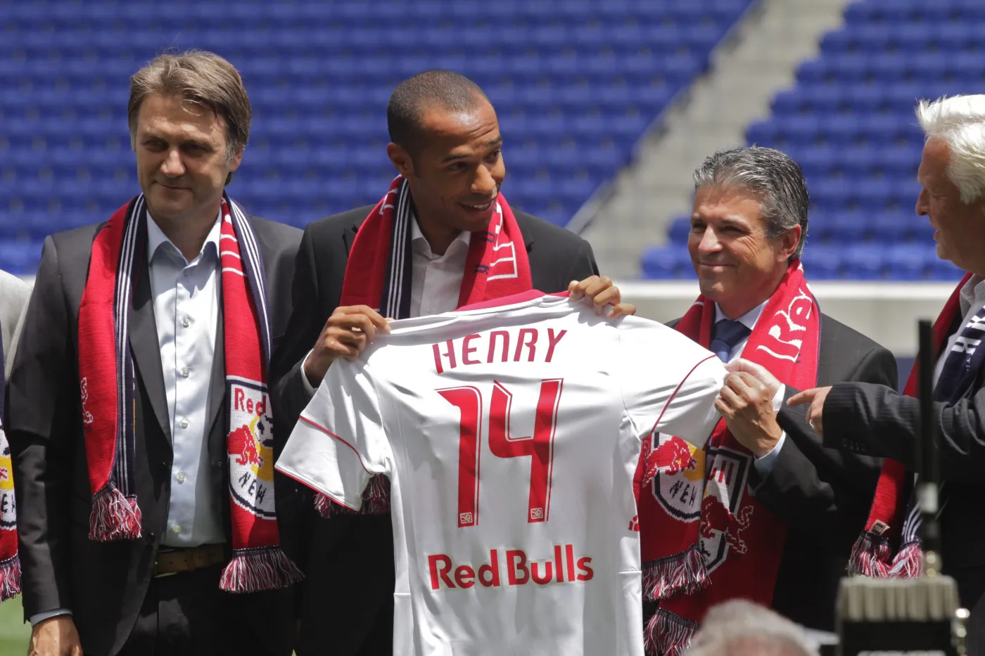 Thierry Henry w USA zarabia lepiej niż David Beckham