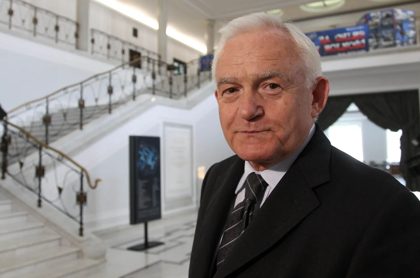 Związkowcy nie weszli do Senatu, Miller oburzony