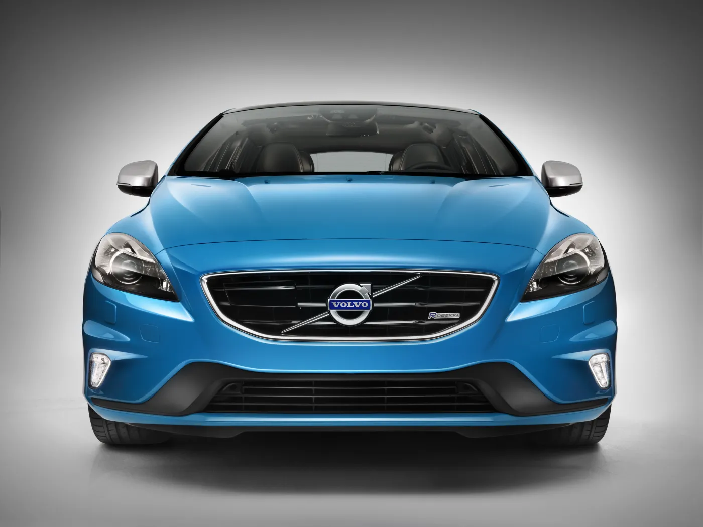 4026426-volvo-v40-12.jpg