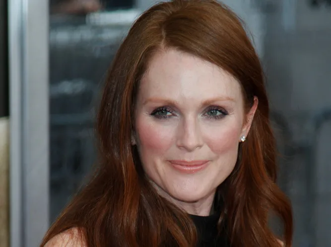 Julianne Moore non-stop u boku Liama Neesona