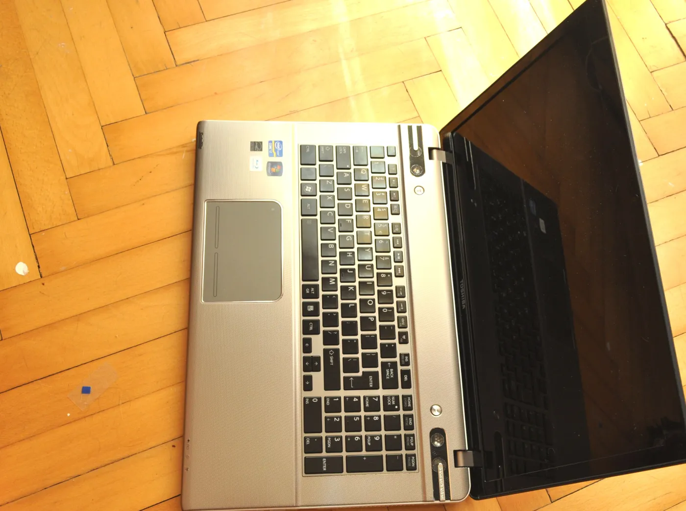 3909341-toshiba-p875.jpg