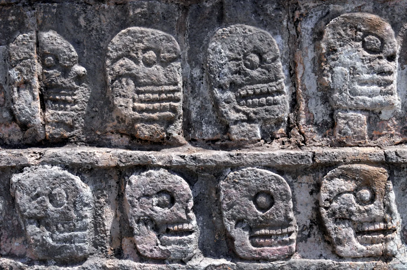 4430149-chichen-itza.jpg