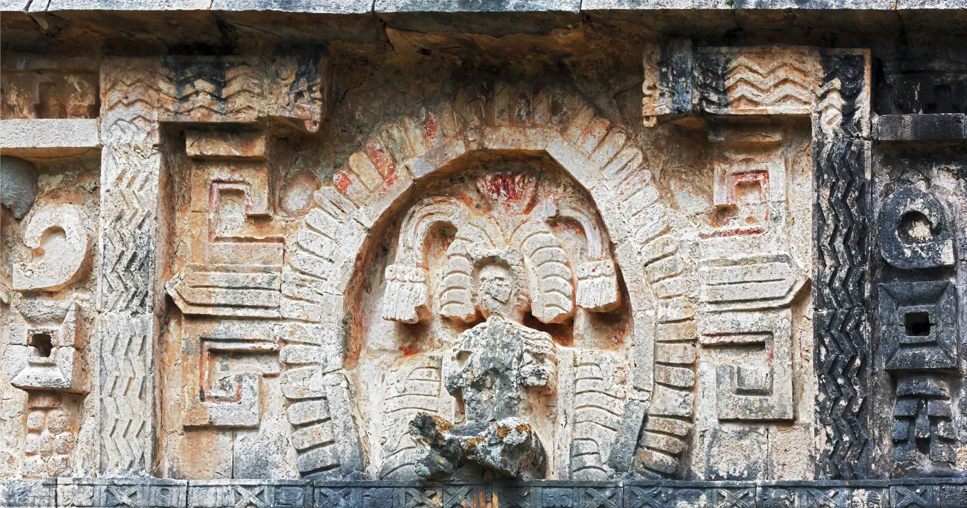 4430207-chichen-itza.jpg