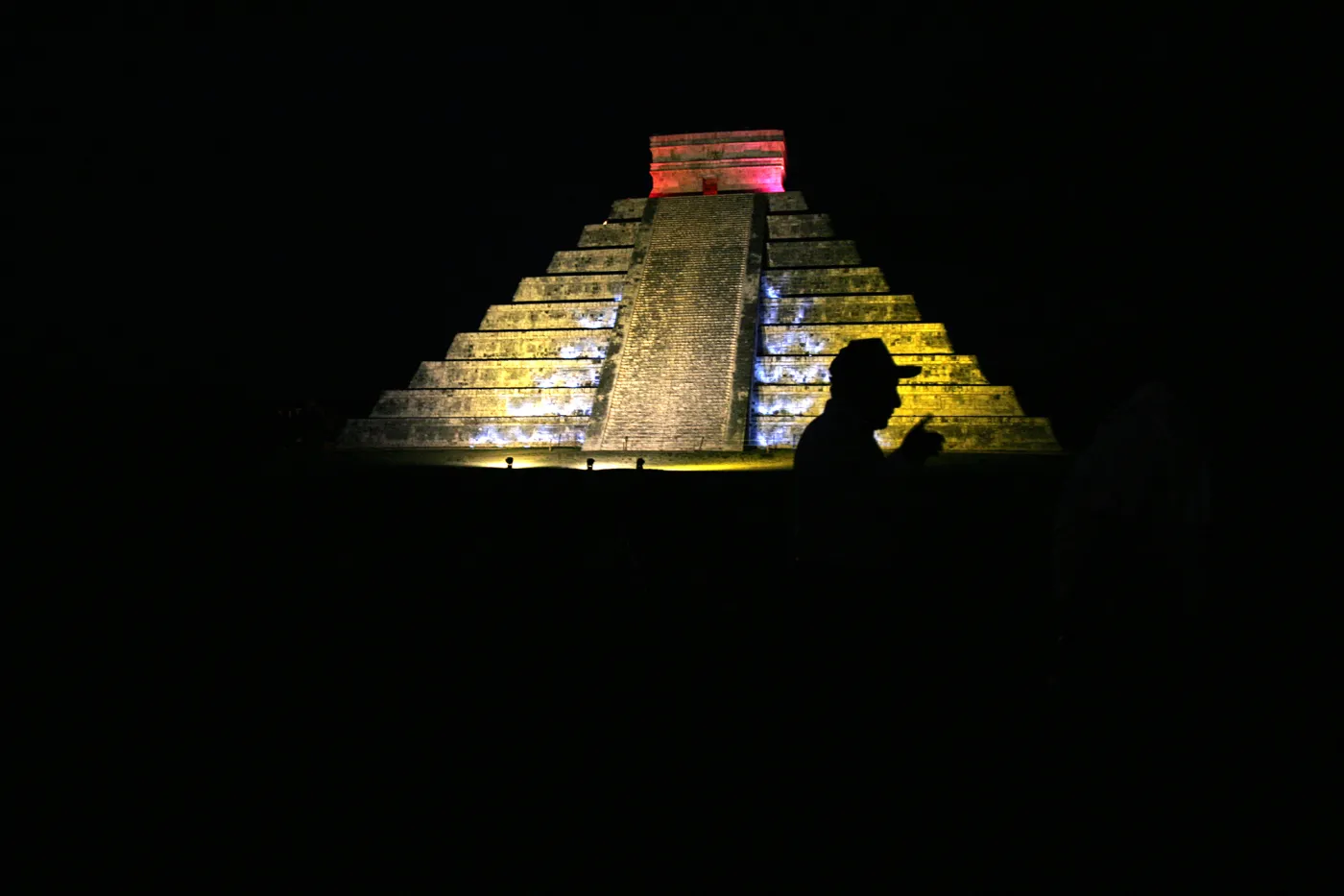 4431555-chichen-itza.jpg