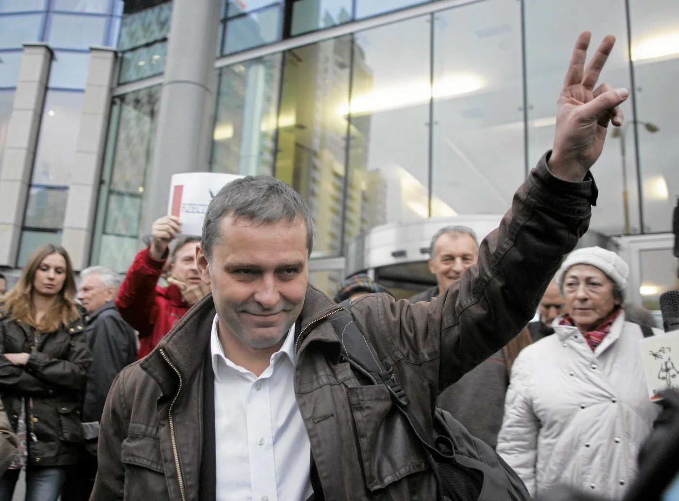 Gmyz sam się lustruje. "Miałem dziadka w Afrika Korps"