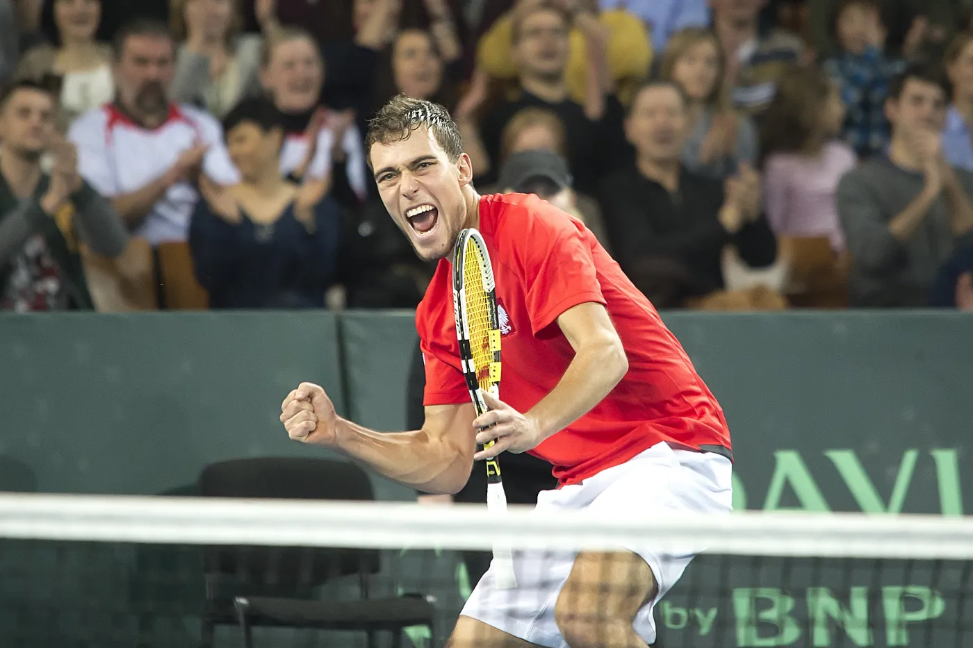 Janowicz wygrywa w Marsylii. Jest w drugiej rundzie