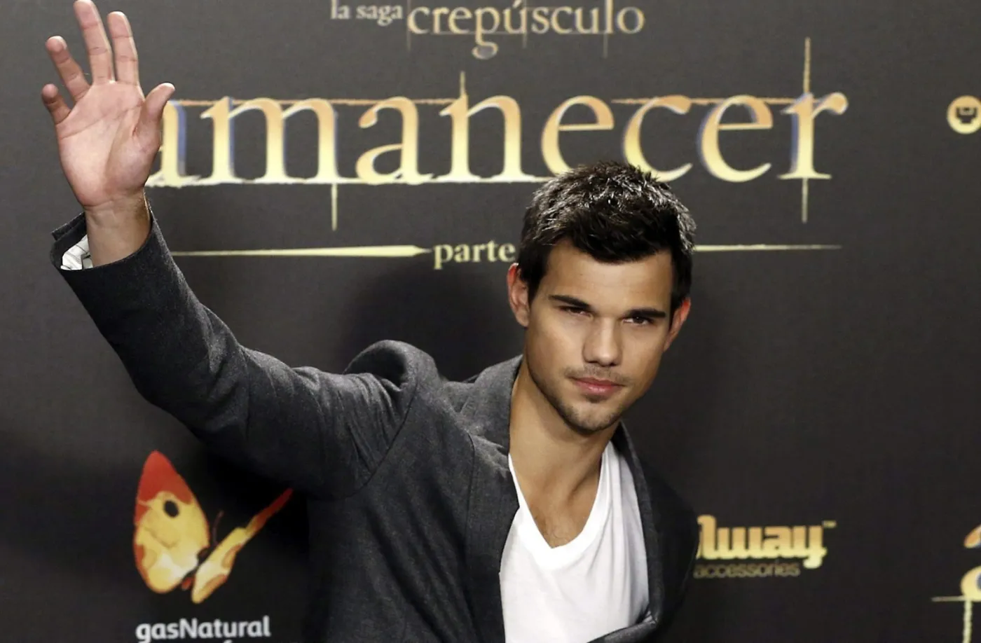 4285269-taylor-lautner.jpg