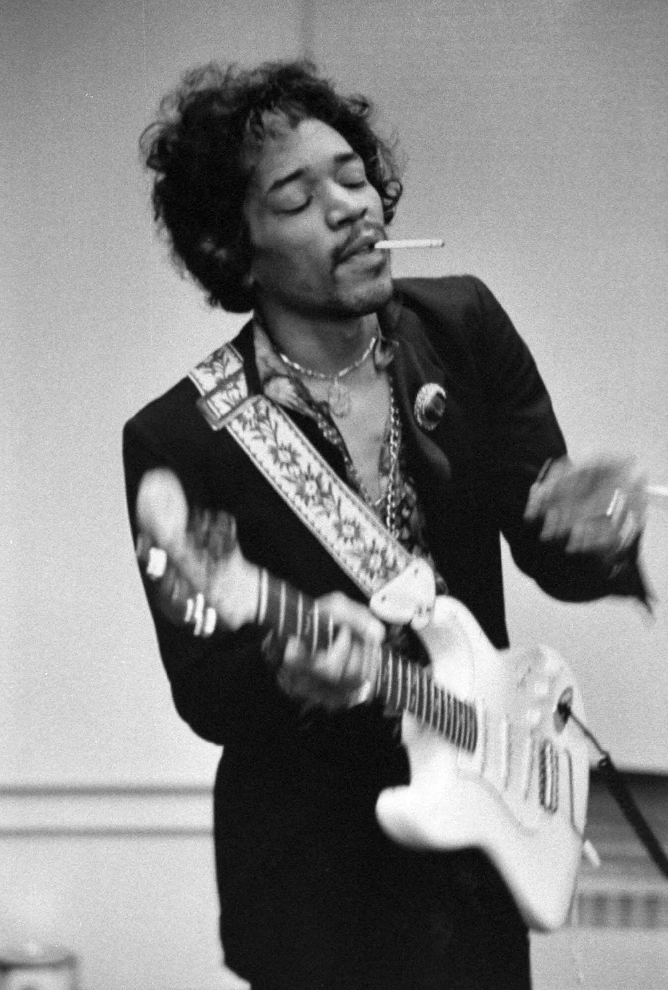 4328546-jimi-hendrix.jpg