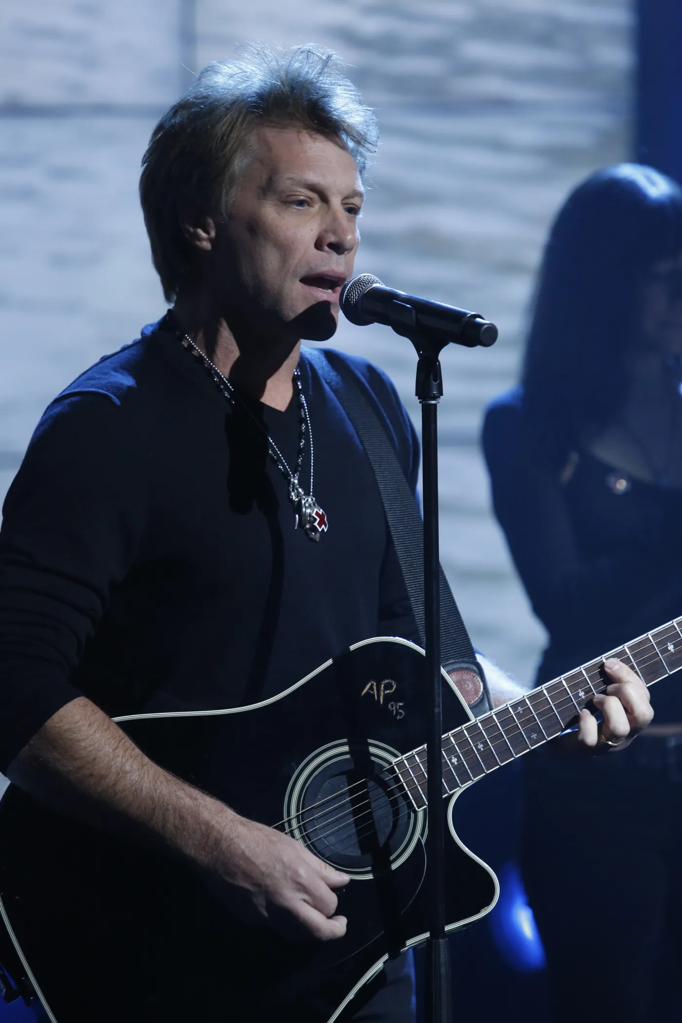 4227354-jon-bon-jovi.jpg