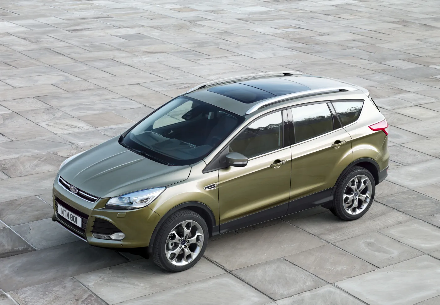 4361695-ford-kuga-004.jpg