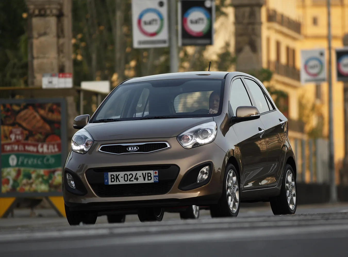 1992097-kia-picanto-24.jpg