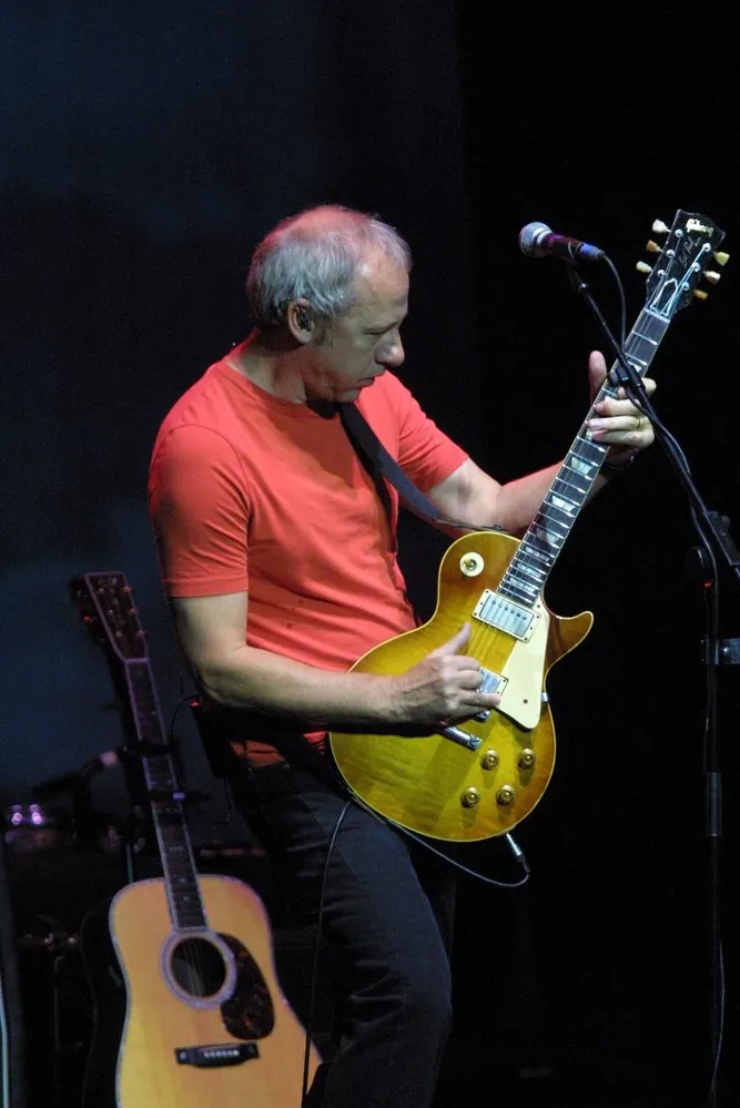 4926890-mark-knopfler.jpg