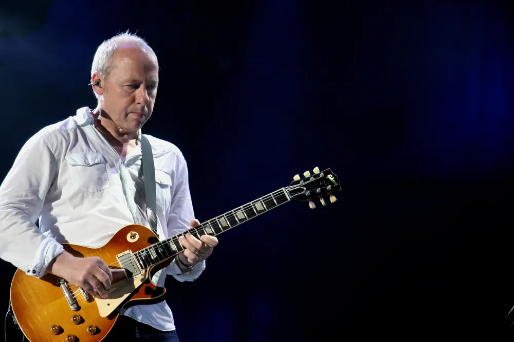 4926947-mark-knopfler.jpg