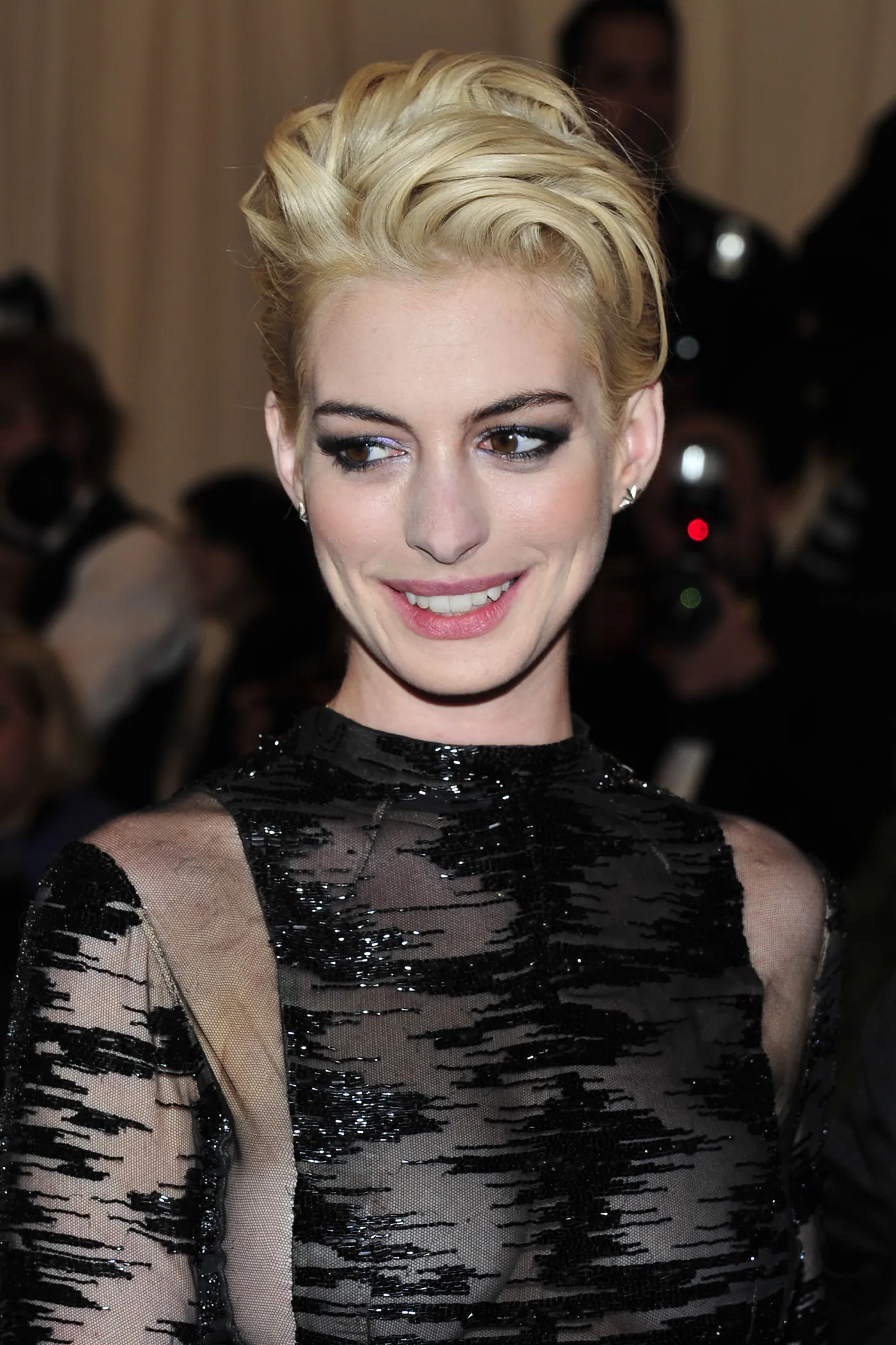 4933246-anne-hathaway.jpg