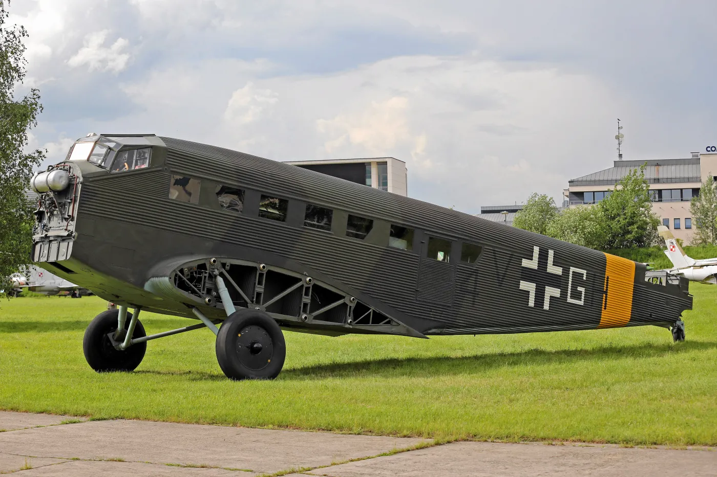 5001499-junkers-ju52.jpg