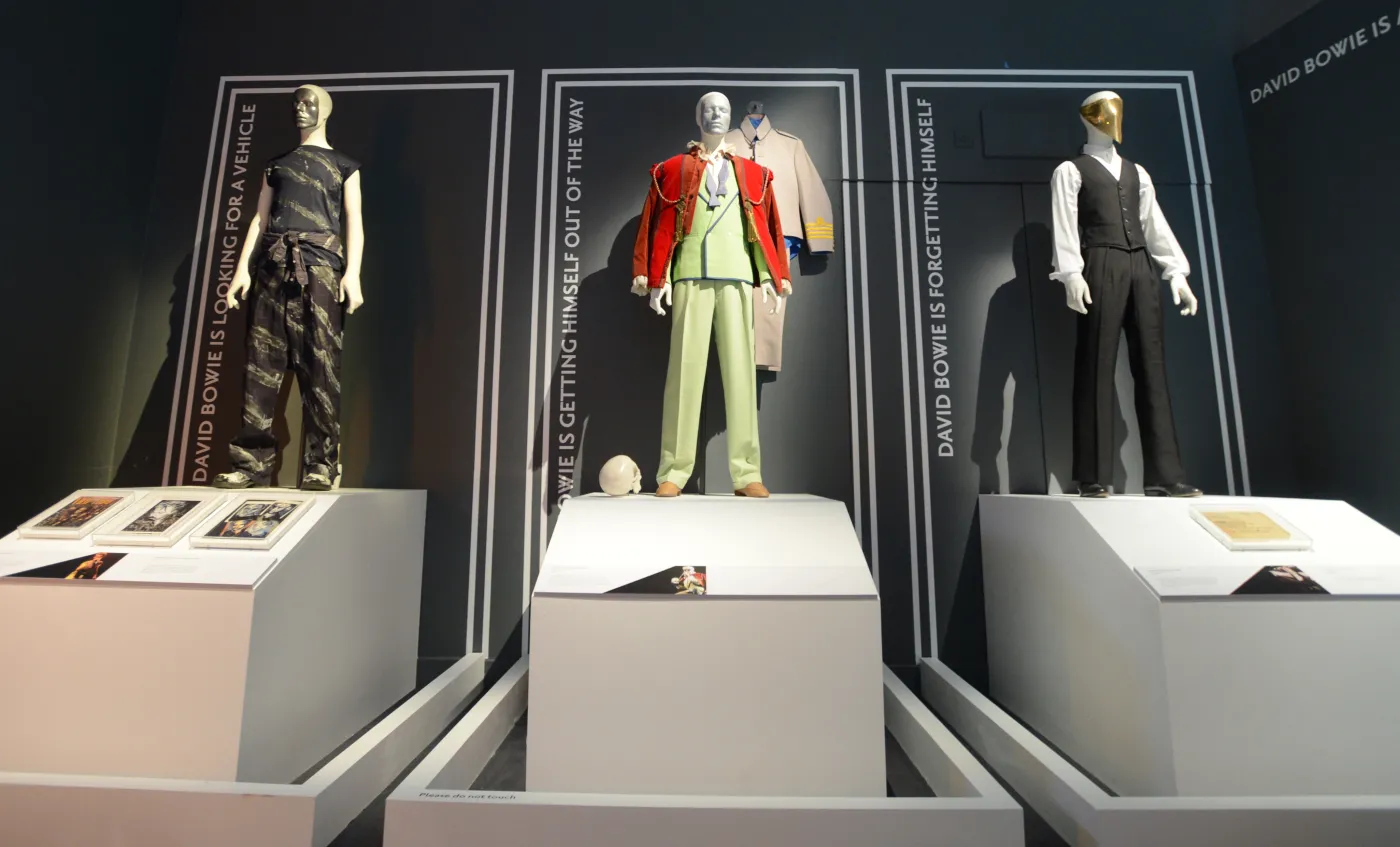 4761242-david-bowie-is.jpg