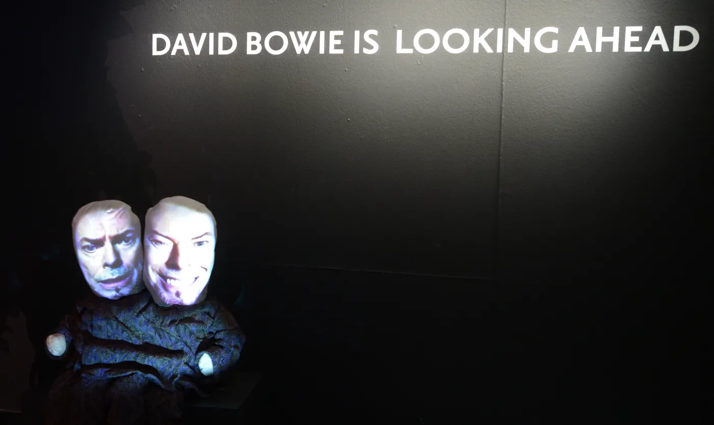 4761357-david-bowie-is.jpg
