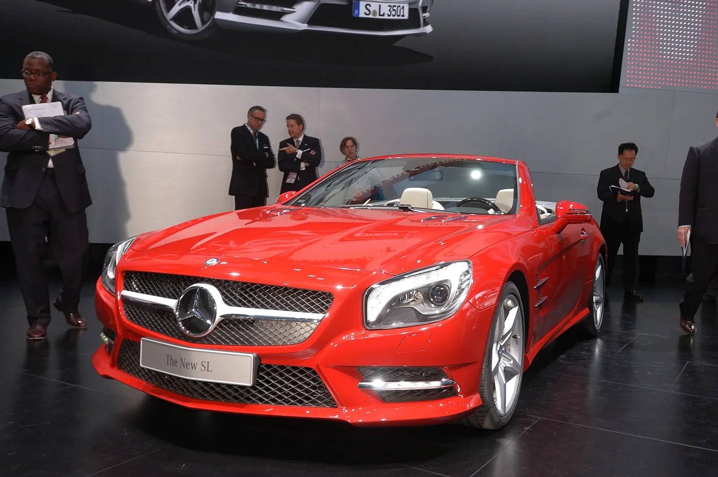 5246365-mercedes-sl-4.jpg