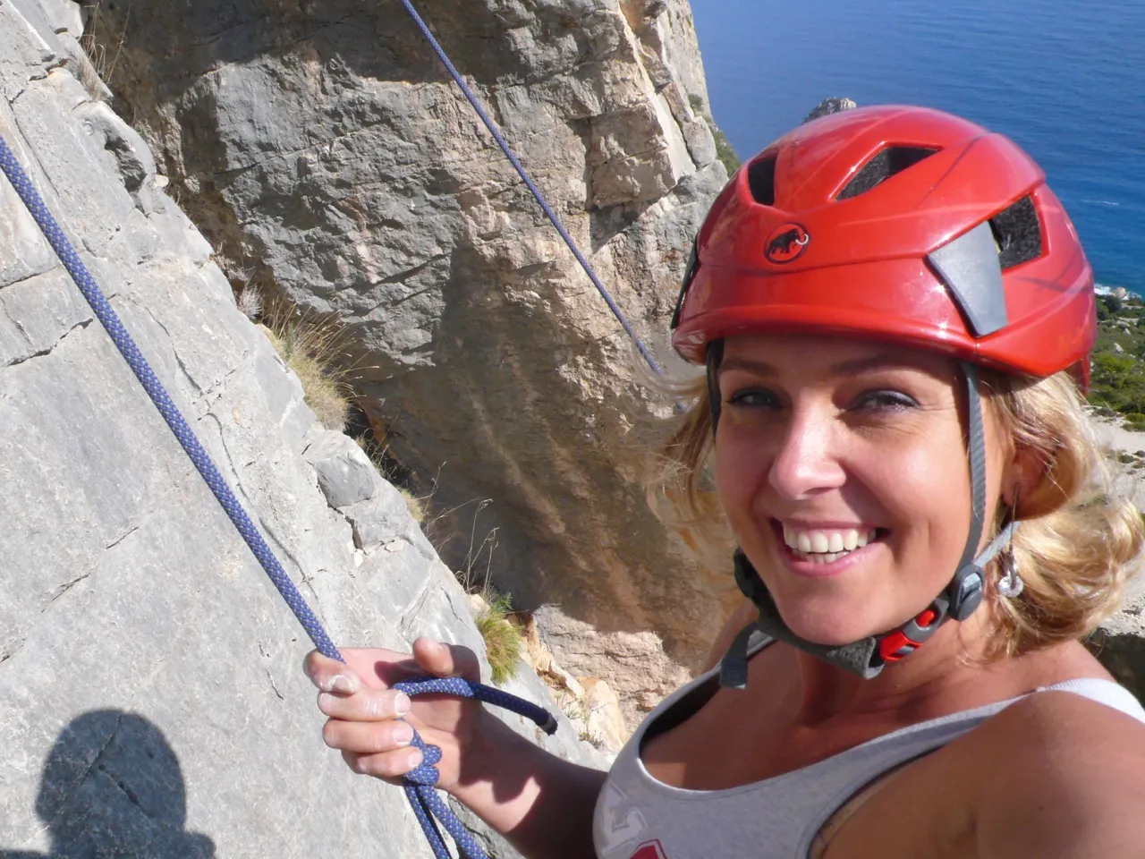 Piękna i odważna. Ewa Wachowicz i jej ekstremalne hobby [GALERIA]