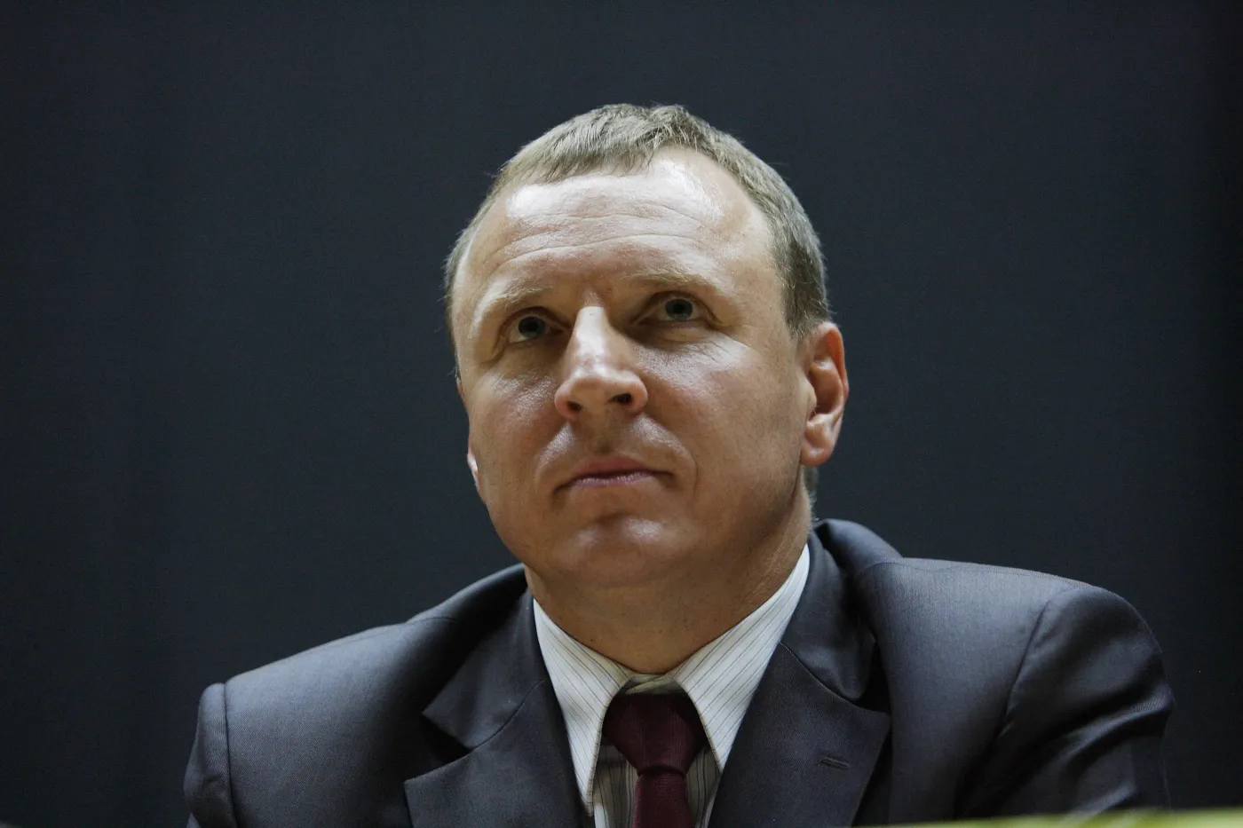 Kurski w BMW po ścieżce rowerowej i chodniku. Nie chciał rozjechać ekipy TVN?