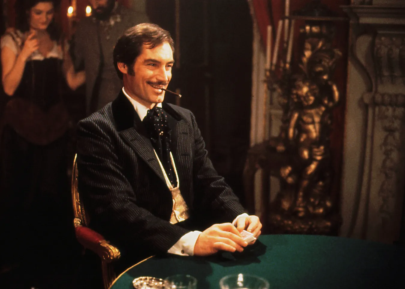 5424988-timothy-dalton.jpg