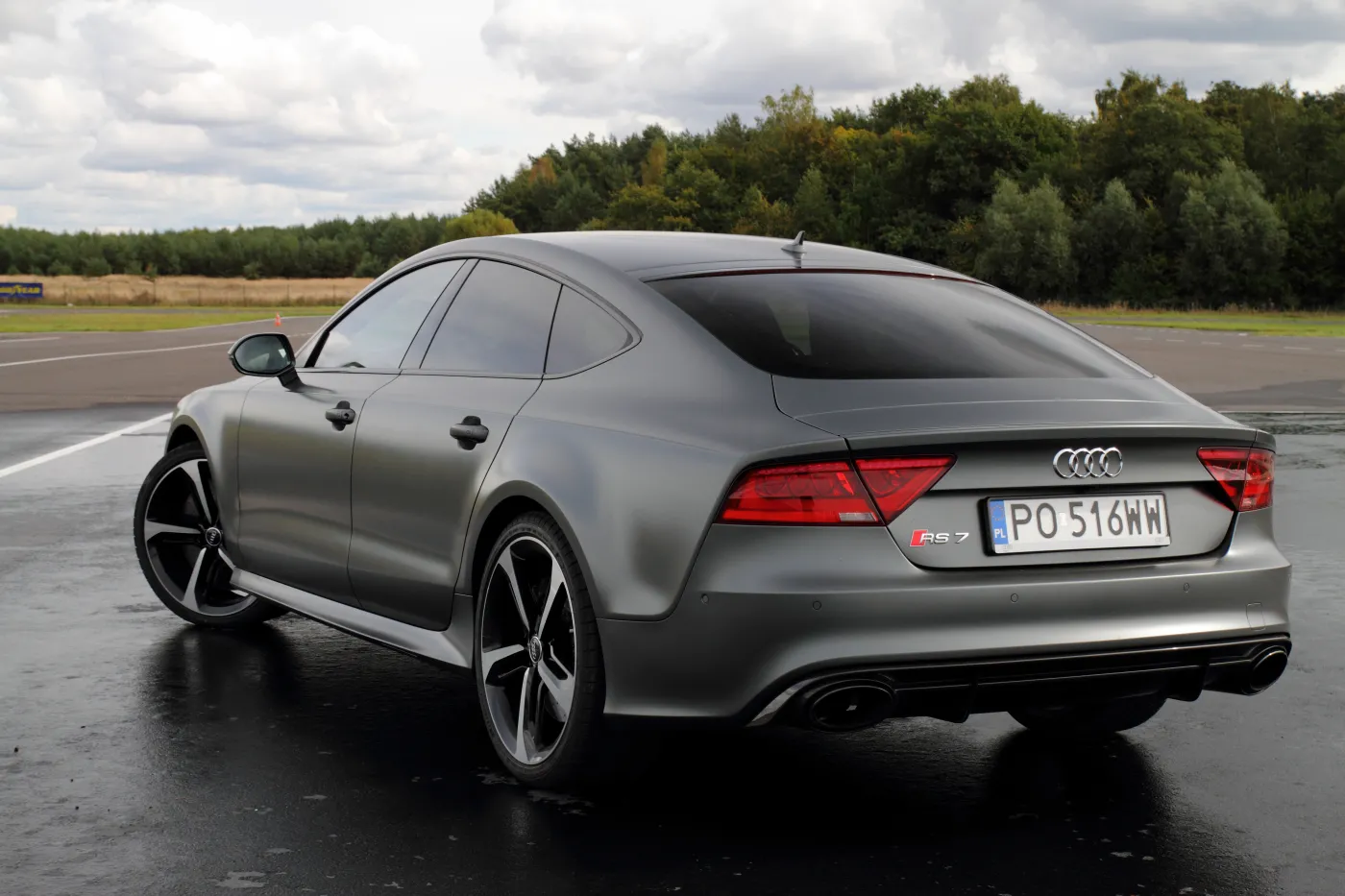 5462837-audi-rs7-002.jpg