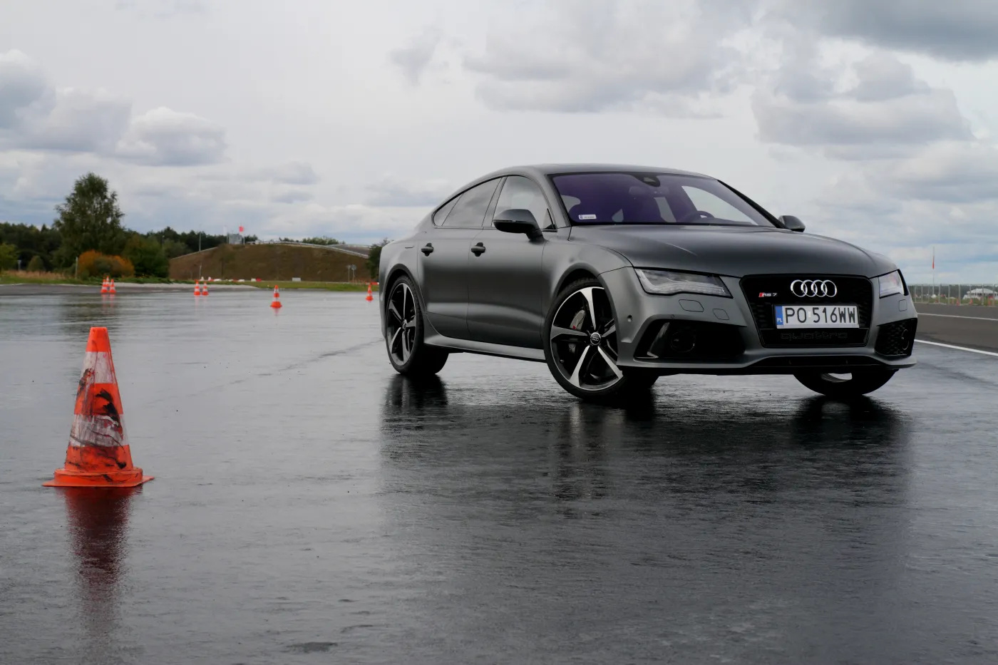 5462866-audi-rs7-001.jpg