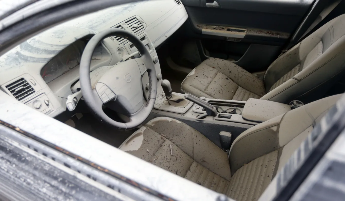 Jak poznać zatopione auto? Przed samochodami z Niemiec ostrzega mechanik