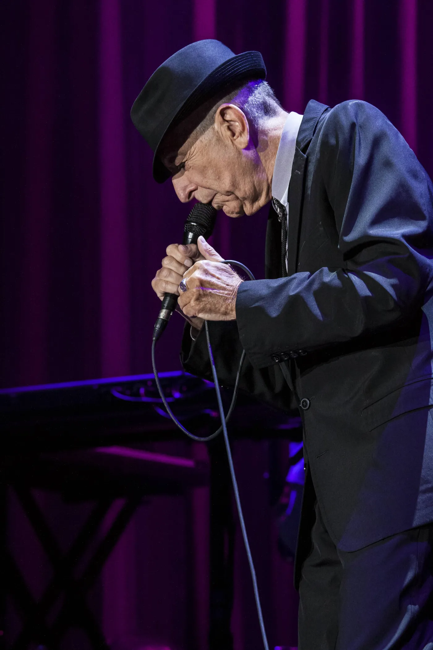 5214726-leonard-cohen.jpg
