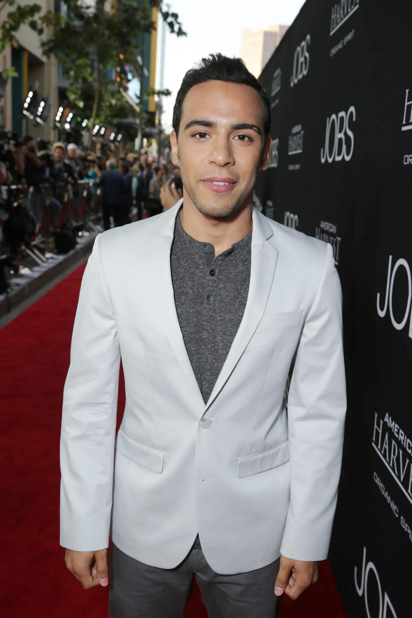 5675854-victor-rasuk.jpg