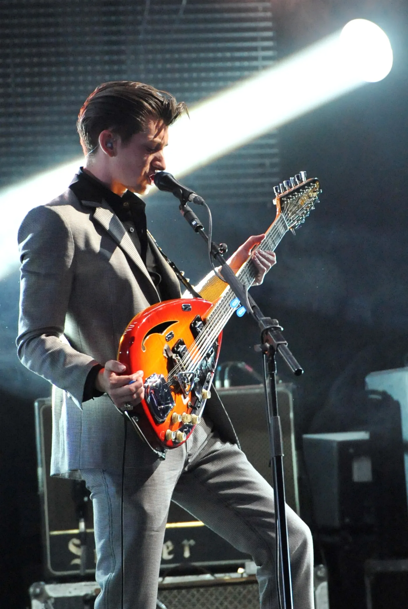 5722414-arctic-monkeys.jpg