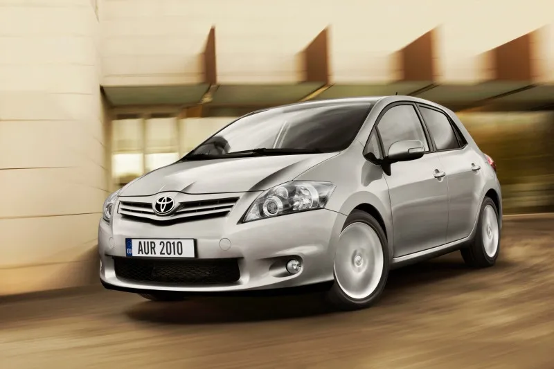3265491-toyota-auris.jpg