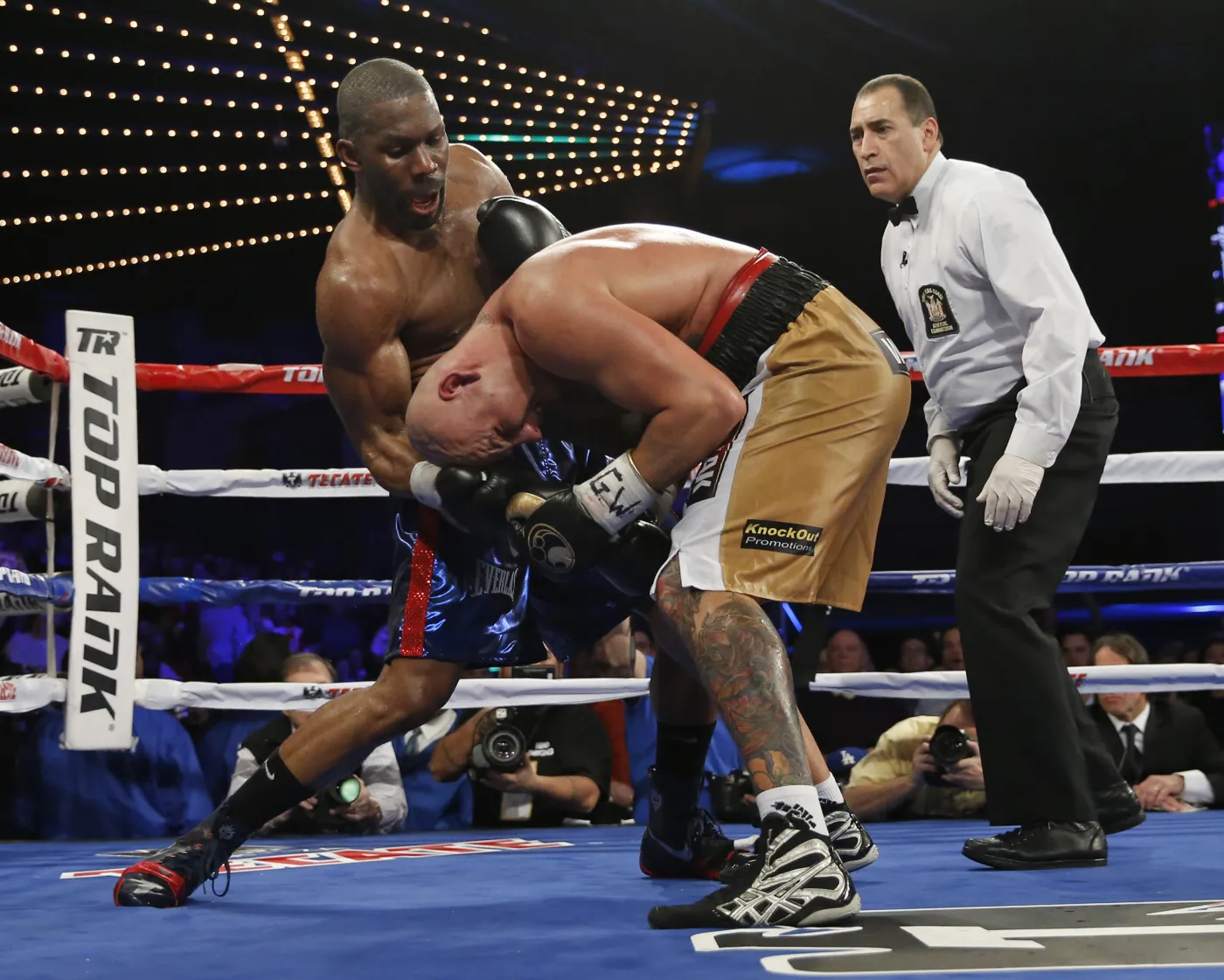 Artur Szpilka znokautowany w ostatniej minucie walki. WIDEO