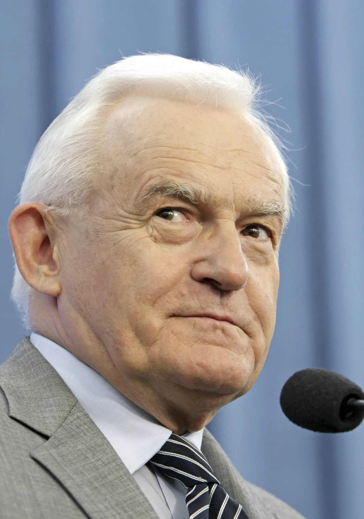 Miller: Spoceni kolesie w biegu do władzy zatrzymani przez warszawiaków