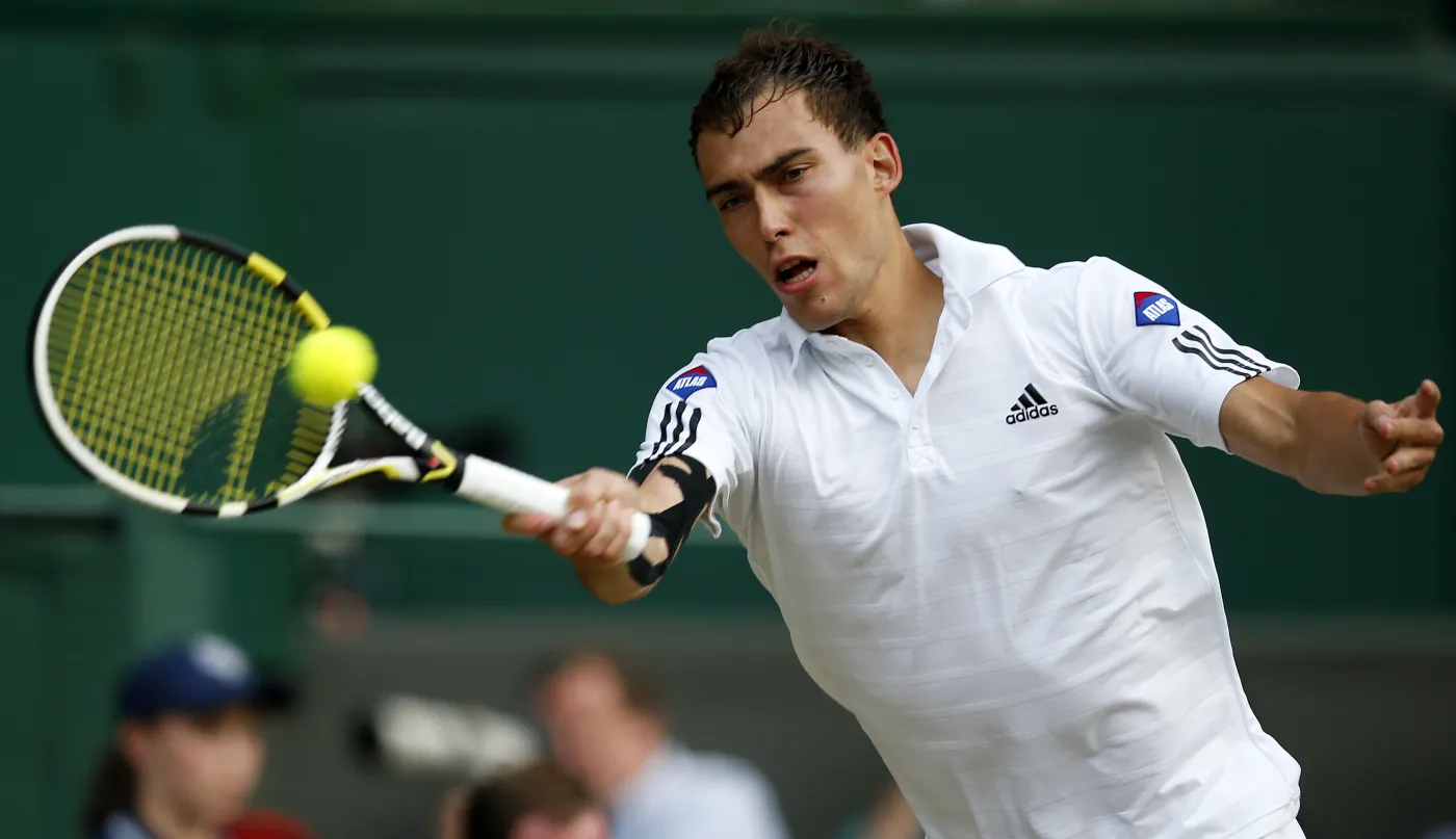 Janowicz odpadł z turnieju w Paryżu