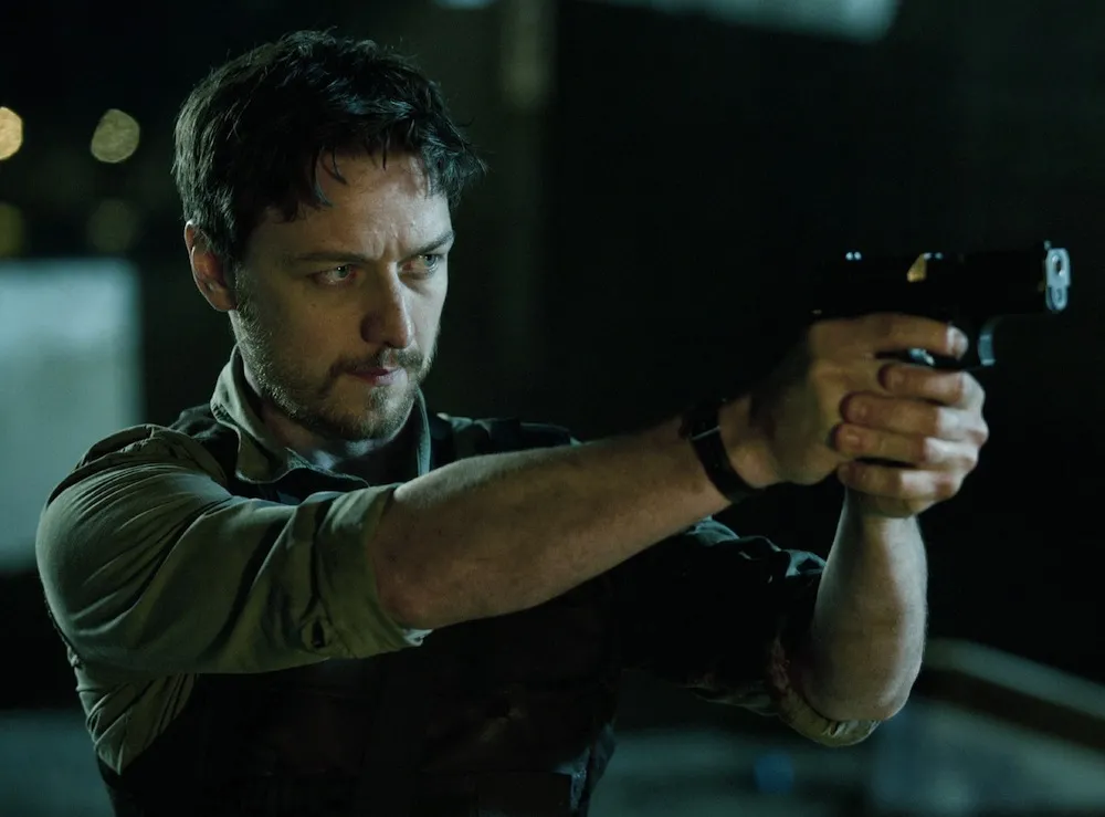 James McAvoy i Mark Strong na ostro. "Czas zapłaty" na DVD