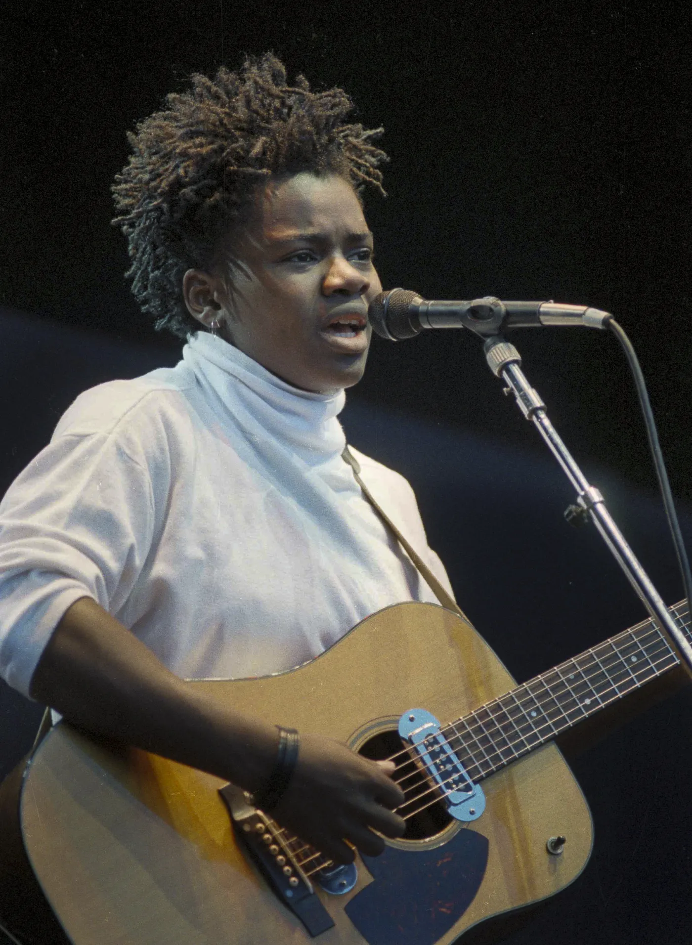 6094978-tracy-chapman.jpg