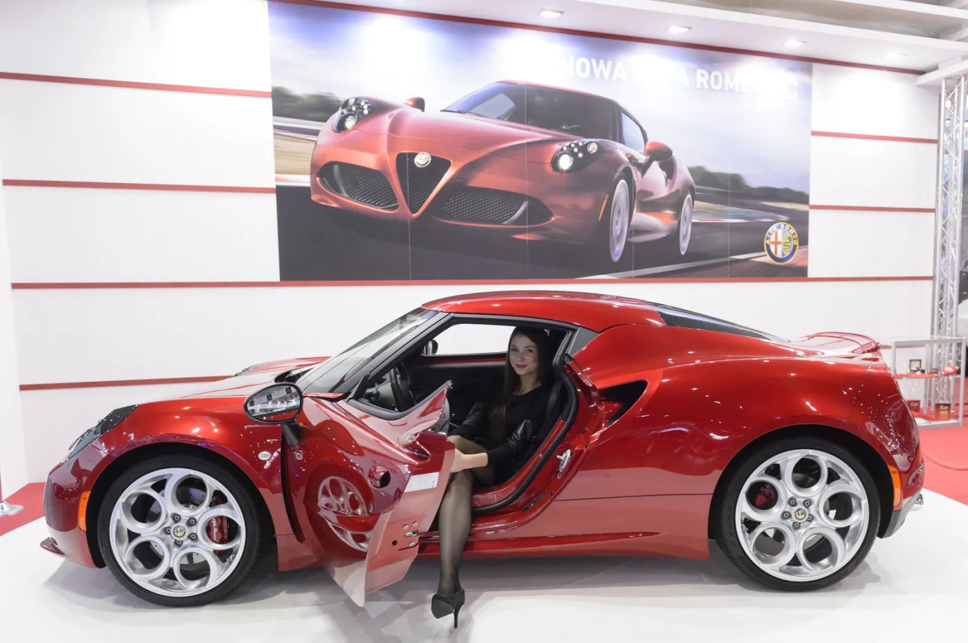 Nowa alfa romeo 4C gwiazdą Motor Show w Poznaniu. ZDJĘCIA