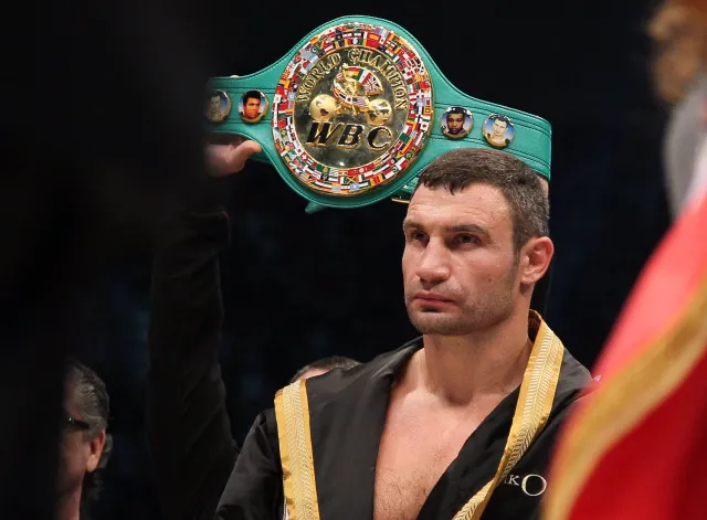 Witalij Kliczko zakończył karierę. "Do ringu więcej nie wejdę"