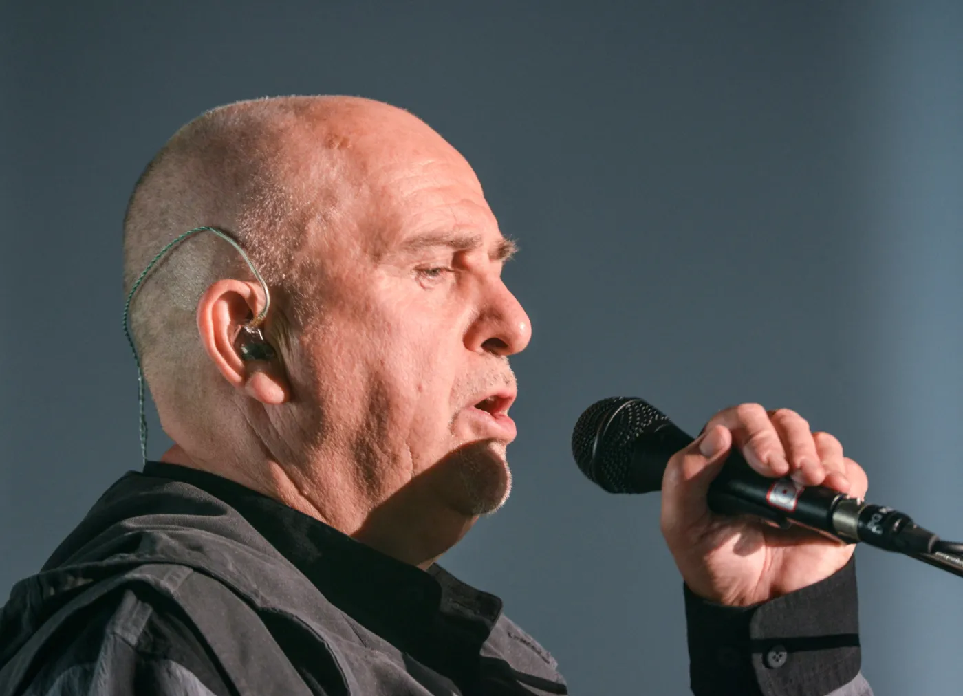 6279662-peter-gabriel.jpg