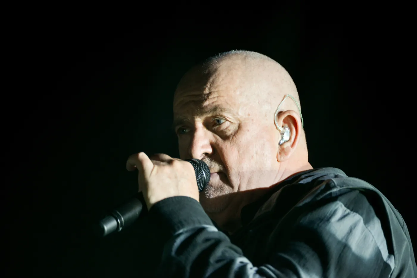 6279807-peter-gabriel.jpg