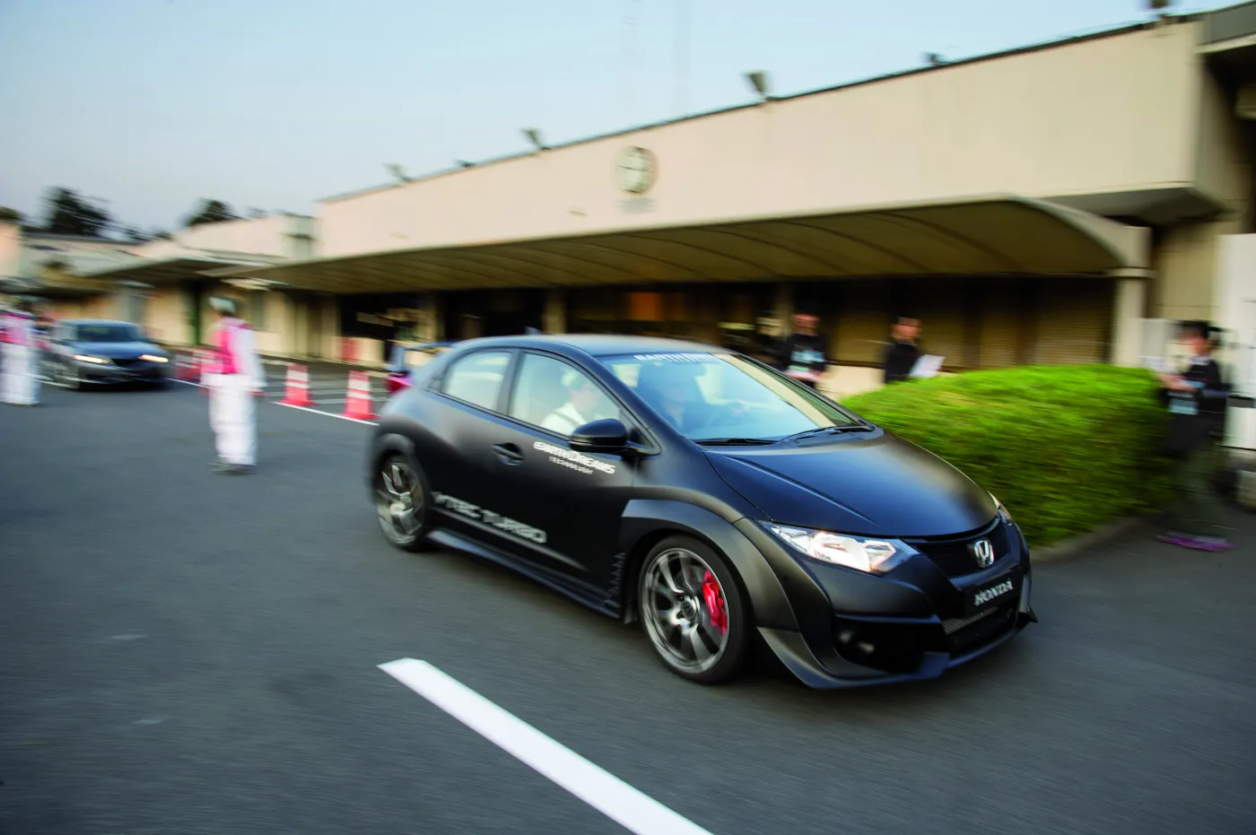 5646343-civ1ic-type-r.jpg